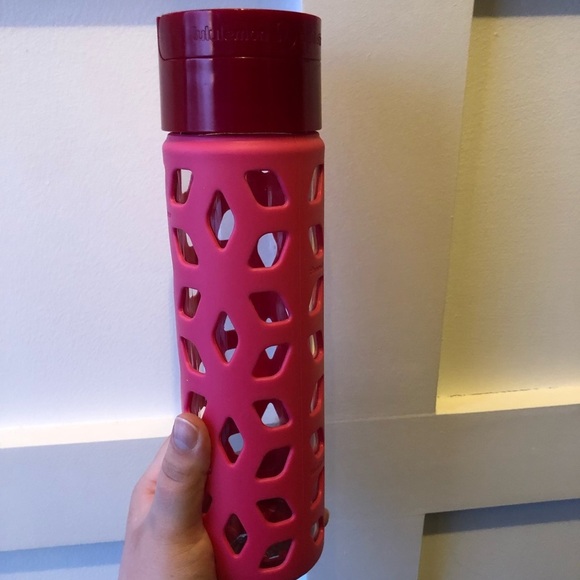 ✨2 for $25✨ Lululemon Pink Glass Water Bottle - Picture 2 of 7